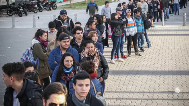 Argentina registró un 7,6% de desocupación con más de 1,7 millones de personas sin empleo