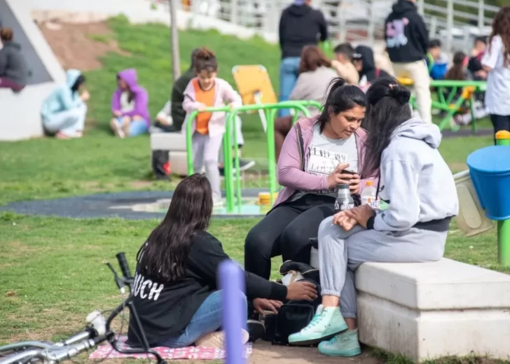 Timbúes celebró la primavera y el día del estudiante con música en vivo, talleres y feria