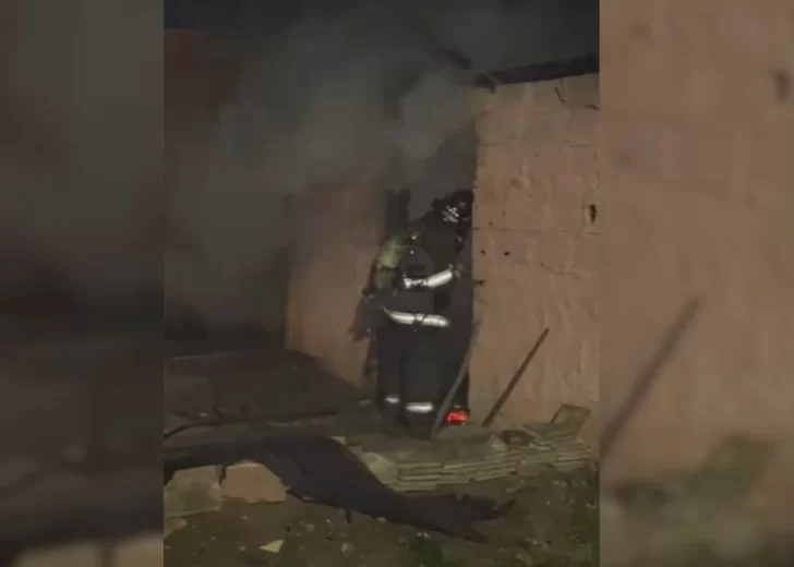 Incendio en San Lorenzo: Un dormitorio quedó destruido por las llamas