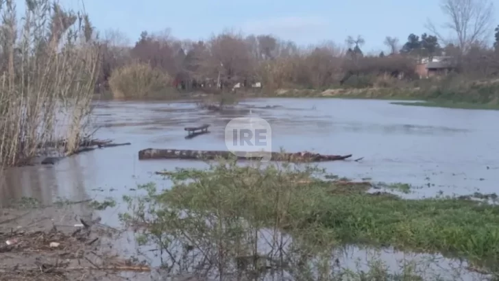 El Río Carcarañá amaneció con una altura de 7,7 metros y mantiene en alerta a Pueblo Andino