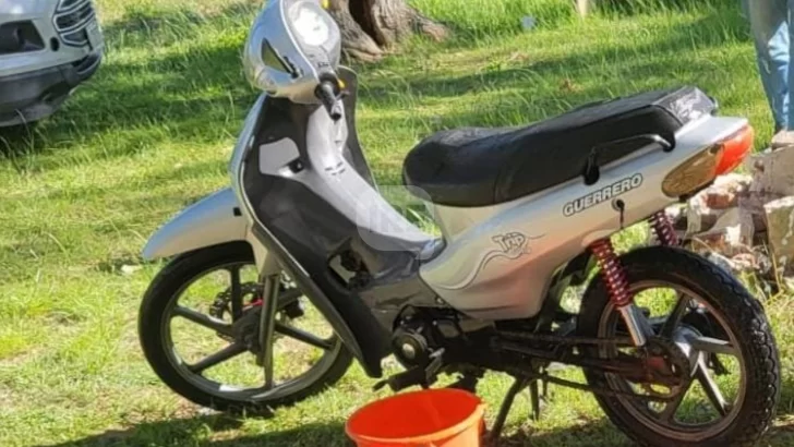 Dejó la moto en la vereda de su casa, fue a hacer compras y cuando volvió no estaba