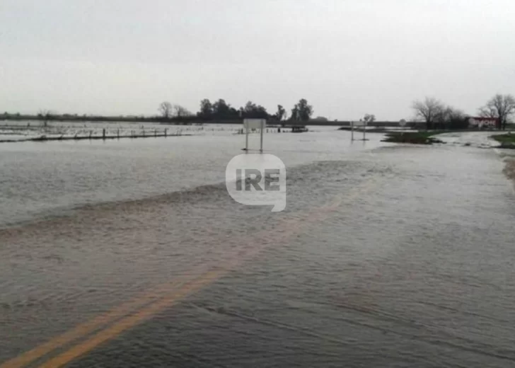 Cortes totales en varias rutas nacionales por agua en la calzada