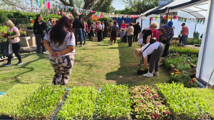 Exitosa feria de primavera del vivero inclusivo en San Lorenzo
