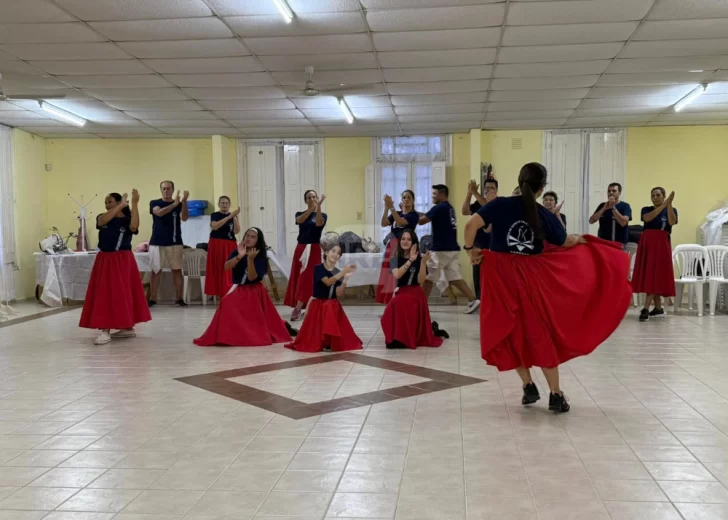 Las familias rurales celebran su festival con música, danza y encuentro en Coronda