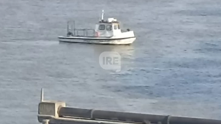 Se tiró al río desde una canoa y no volvió a salir: Buscan a un chico de 16 años en San Lorenzo