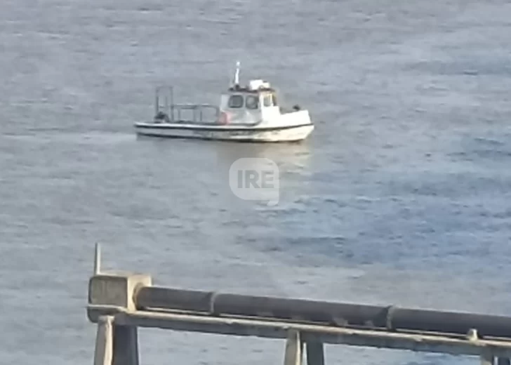 Se tiró al río desde una canoa y no volvió a salir: Buscan a un chico de 16 años en San Lorenzo
