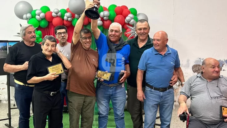 Orgullo eterno: Unión de Clarke abrazó su historia con un homenaje a los campeones del 75