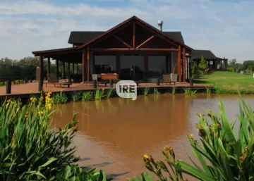 Terrenos, autos de lujo y una inmobiliaria de Rosario: El rastro del lavado narco que llega a Oliveros y el cordón Industrial Terrenos, autos de lujo y una inmobiliaria de Rosario: El rastro del lavado narco que llega a Oliveros y el cordón Industrial