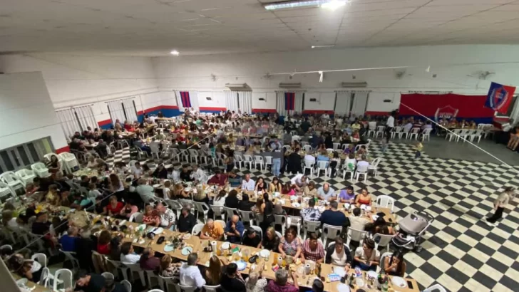 El Club Aldao invita a una noche de fiesta y sabores con su tradicional cena show