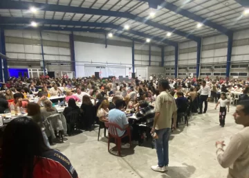 San Genaro acompañó a sus Bomberos en una nueva cena show con premios millonarios