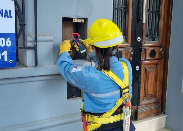 Descubren en Serodino una fábrica de neumáticos con una conexión eléctrica clandestina por $133 millones