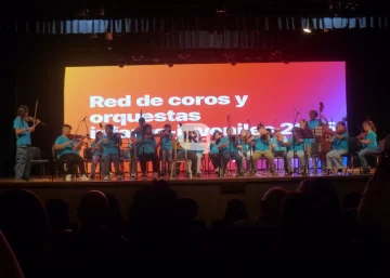 Oliveros: Alumnos de la Escuela Orquesta N° 239 presentan un concierto de violín