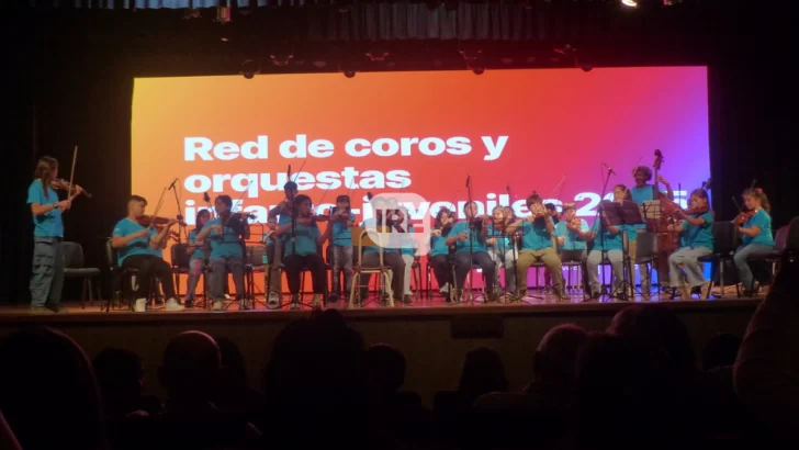 Oliveros: Alumnos de la Escuela Orquesta N° 239 presentan un concierto de violín