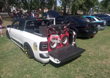 El rugido de los motores vuelve al predio del Ferrocarril de Monje en una jornada solidaria