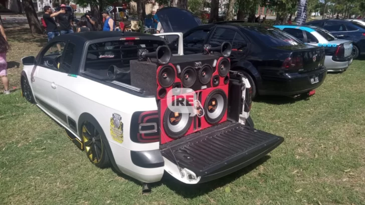 El rugido de los motores vuelve al predio del Ferrocarril de Monje en una jornada solidaria