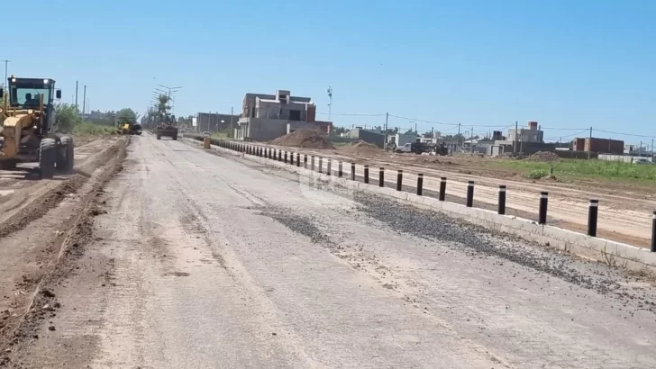 Avanzan las obras viales en Puerto San Martín con la construcción de una nueva calle y una rotonda