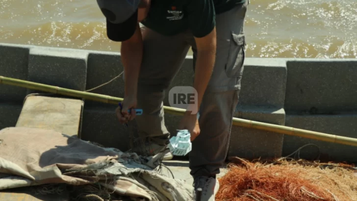 El río unió a Monje y Barrancas en una jornada récord de relevamiento de pescadores
