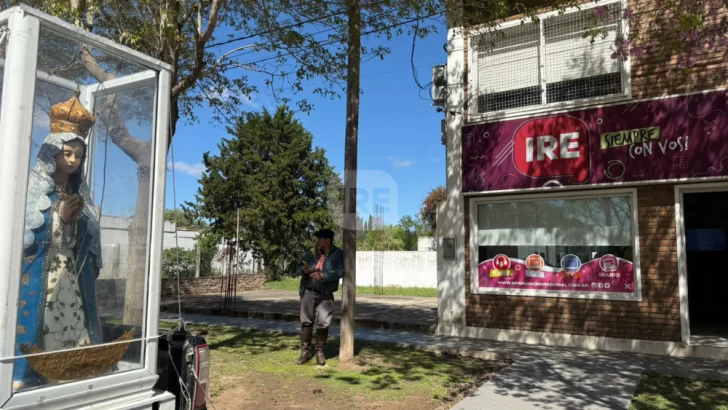 La fe que une a un pueblo: La Virgen de Itatí volvió a Oliveros y dejó huellas de emoción y esperanza