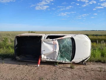 Fuerte vuelco en Bernardo de Irigoyen: Una mujer perdió el control de su auto y resultó herida