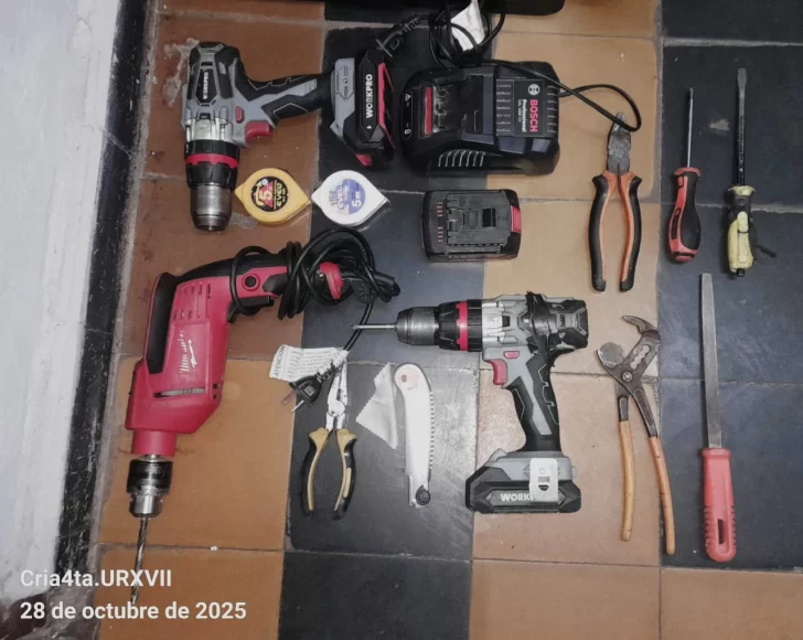 Emboscada policial en Capitán Bermúdez: Recuperaron herramientas robadas y detuvieron a un sospechoso Emboscada policial en Capitán Bermúdez: Recuperaron herramientas robadas y detuvieron a un sospechoso