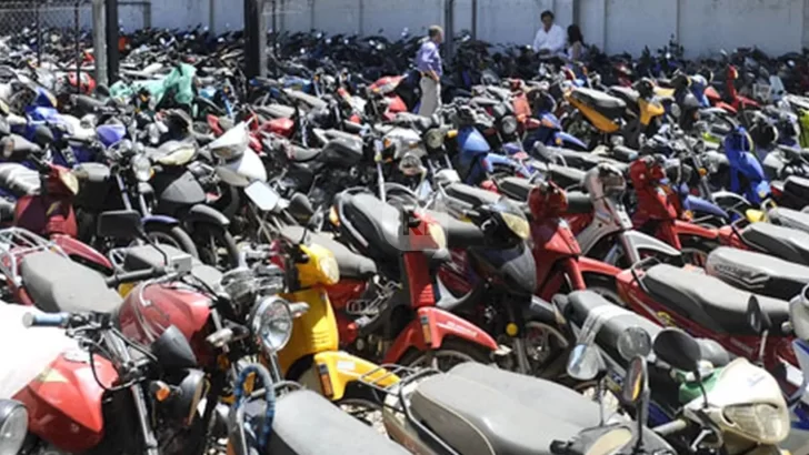 Barrancas pone en marcha el desguace de 54 motos olvidadas hace meses en el corralón