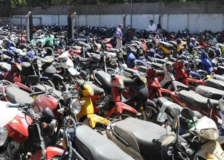 Barrancas pone en marcha el desguace de 54 motos olvidadas hace meses en el corralón