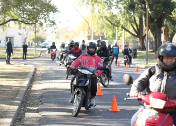 Tu seguridad primero: Clínica de conducción segura de motos en Serodino