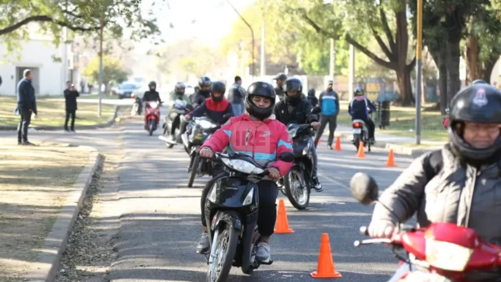 Tu seguridad primero: Clínica de conducción segura de motos en Serodino