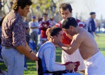 “Mis piernas son tus piernas”: El gesto que la región recuerda a 65 años del nacimiento del Diego