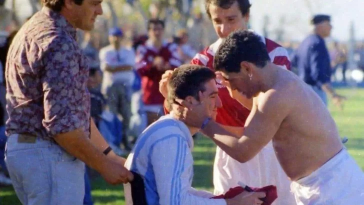 “Mis piernas son tus piernas”: El gesto que la región recuerda a 65 años del nacimiento del Diego