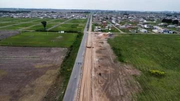 Avanza la transformación vial en Puerto San Martín: Nueva calle y rotonda en construcción