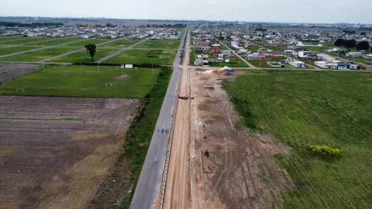Avanza la transformación vial en Puerto San Martín: Nueva calle y rotonda en construcción