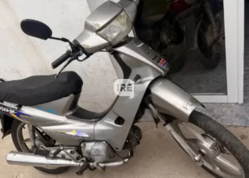 Recuperaron en Capitán Bermúdez una moto con pedido de secuestro y detuvieron a una mujer