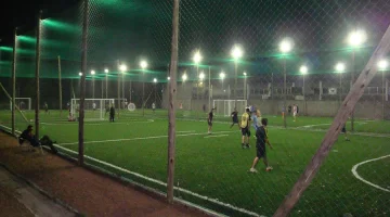 Un hombre de 39 años se descompensó mientras jugaba al fútbol en San Lorenzo y murió Un hombre de 39 años se descompensó mientras jugaba al fútbol en San Lorenzo y murió