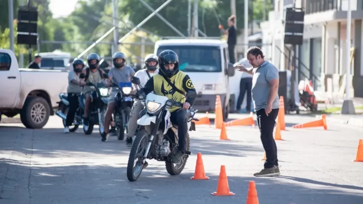 Timbúes vivió una exitosa jornada de capacitación en conducción segura de motos