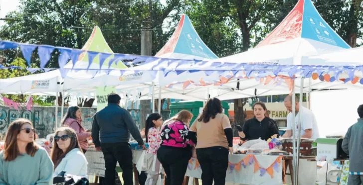 Feria de emprendedores en barrio Díaz Vélez: Una tarde para disfrutar en comunidad Feria de emprendedores en barrio Díaz Vélez: Una tarde para disfrutar en comunidad