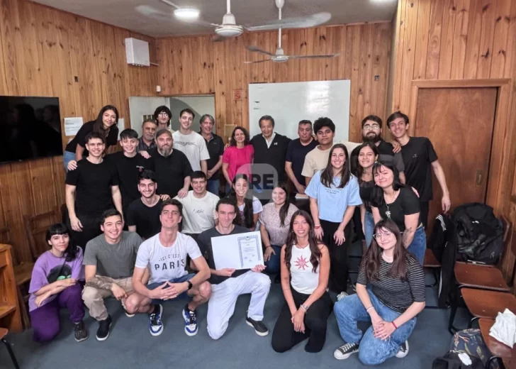 Voces que cuentan historias: Estudiantes del ISET 18 crearon un audiolibro declarado de interés provincial Voces que cuentan historias: Estudiantes del ISET 18 crearon un audiolibro declarado de interés provincial