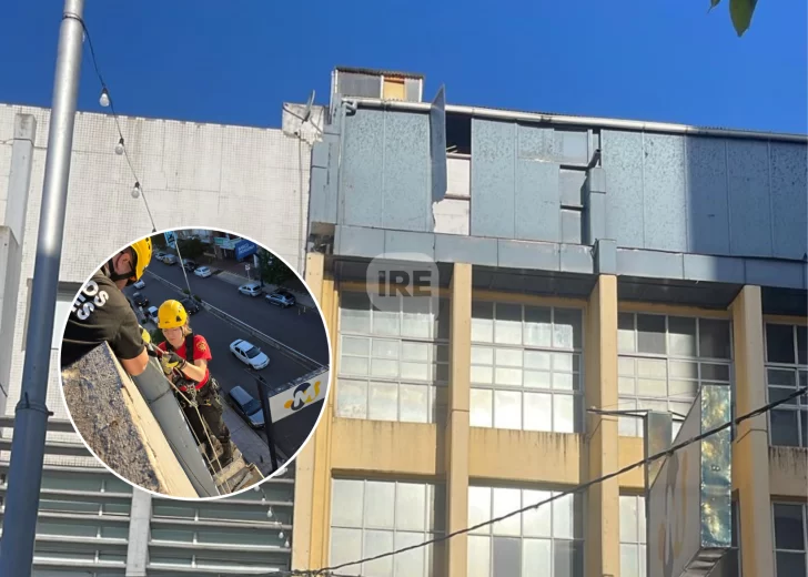 Peligro en altura: Una chapa desprendida obligó a cortar la vereda en San Lorenzo