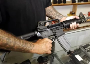 El Gobierno de Milei habilitó la compra de fusiles semiautomáticos por parte de civiles