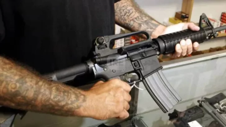 El Gobierno de Milei habilitó la compra de fusiles semiautomáticos por parte de civiles