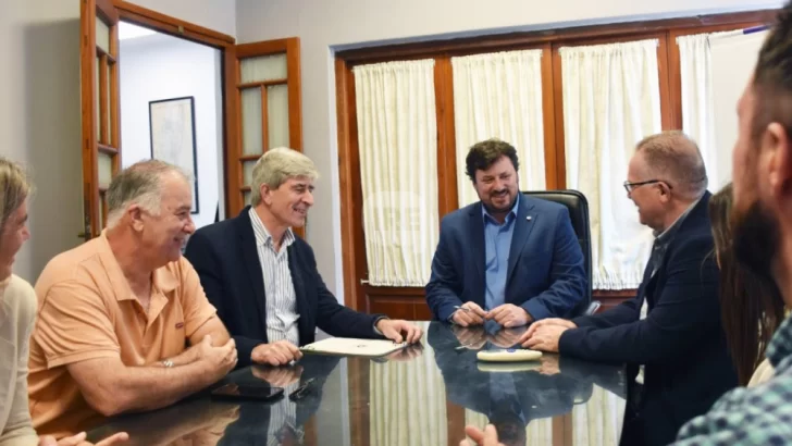 La Defensoría del Pueblo y el Enress firmaron un acuerdo para agilizar los reclamos de agua y saneamiento en Santa Fe