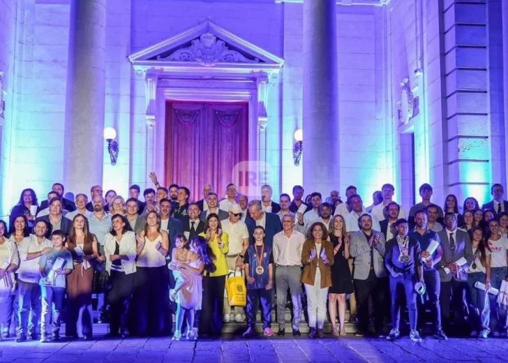 Emilia-condecoracion-728x520