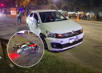 Fuerte choque entre una moto y un auto en San Genaro: Una joven resultó herida