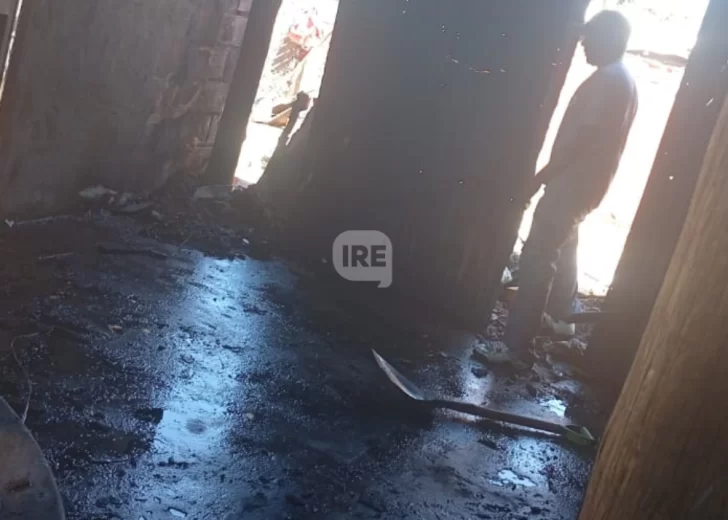 Piden ayuda para una familia de pescadores que perdió todo en un incendio en Puerto Aragón Piden ayuda para una familia de pescadores que perdió todo en un incendio en Puerto Aragón