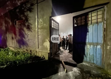 Fuego en la madrugada del cordón industrial: Se incendió un astillero en San Lorenzo