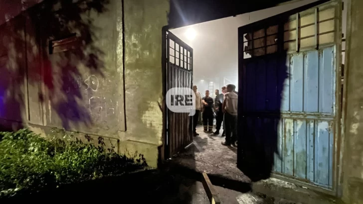 Fuego en la madrugada del cordón industrial: Se incendió un astillero en San Lorenzo