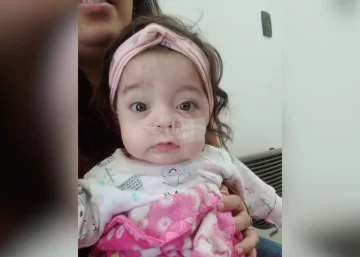 “Se nos está dificultando muchísimo seguir”: El pedido de una madre de Maciel para ayudar su bebé Lía