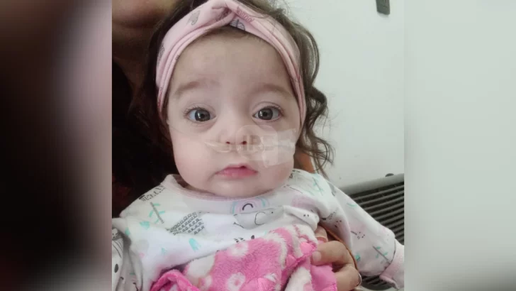 “Se nos está dificultando muchísimo seguir”: El pedido de una madre de Maciel para ayudar su bebé Lía