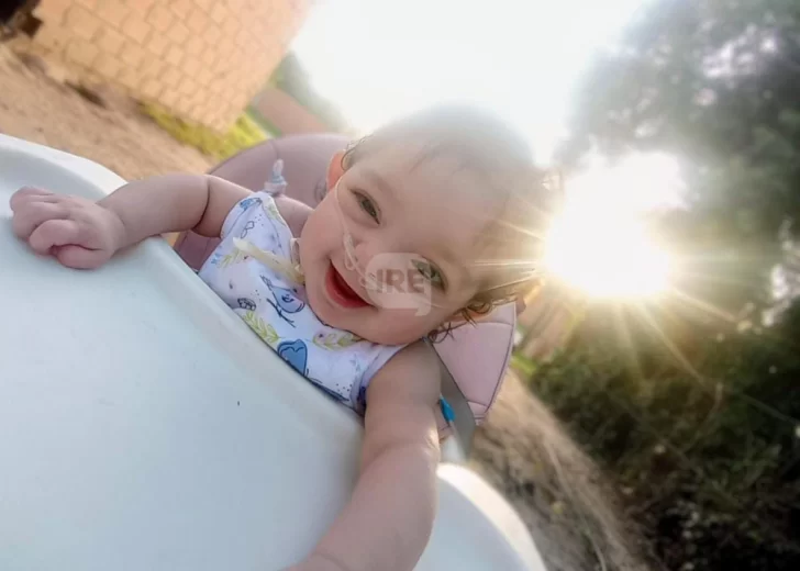 Organizan una venta de pollos a beneficio de Lia y se postergó a diciembre el sorteo de la rifa