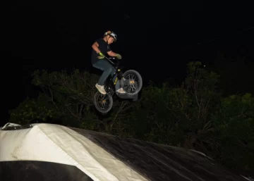 Milo, el niño de 8 años de Serodino que encontró en el BMX su forma de volar